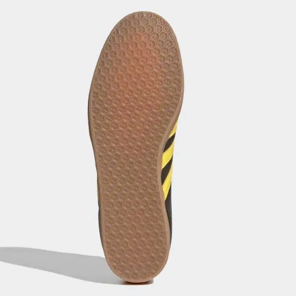 adidas Gazelle Shadow Olive Gum Sole - Picture 8 of 11